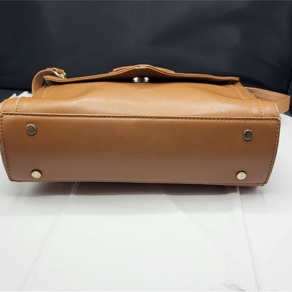 Madison West Tan Vegan Leather Envelope Crossbody Shoulder Satchel Bag Purse - Picture 4 of 4